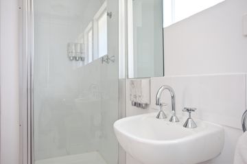 Easystay Studio Apartments - Accommodation Perth 4