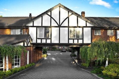 Elizabethan Lodge - Accommodation Perth 0