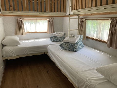 Daysy Hill Country Cottages - Accommodation Perth 1