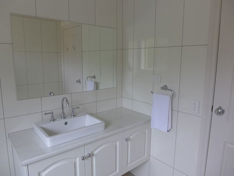 Daysy Hill Country Cottages - Accommodation Perth 4