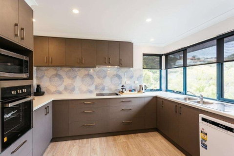 Dolphin Lodge - Accommodation Perth 6