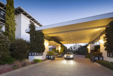 Ramada By Wyndham Diplomat Canberra - Accommodation Perth 0