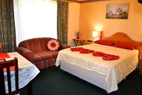 Palms Bed & Breakfast - Accommodation Perth 3