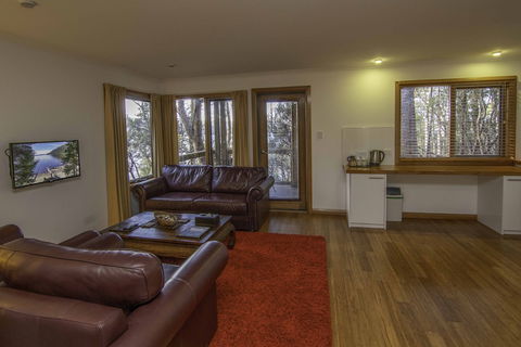 Lake St Clair Lodge - Perth Resorts 3