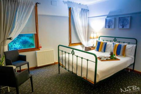 Amara Springs Guest House - Perth Resorts 6