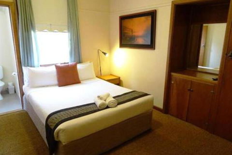 Amara Springs Guest House - Perth Resorts 3