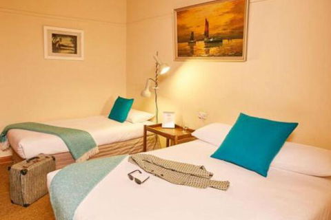 Amara Springs Guest House - Perth Resorts 7
