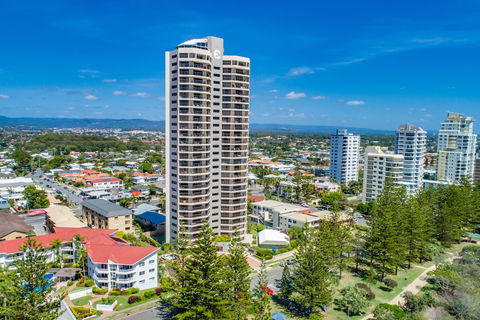 Burleigh Esplanade Apartments - Accommodation Perth 3