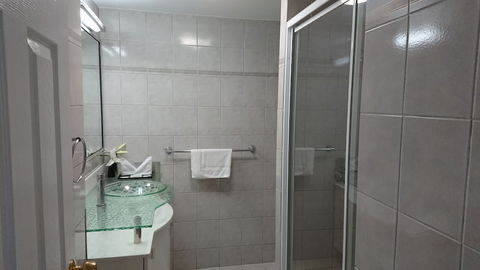 Surfers Hawaiian Holiday Apartments - Accommodation Perth 5