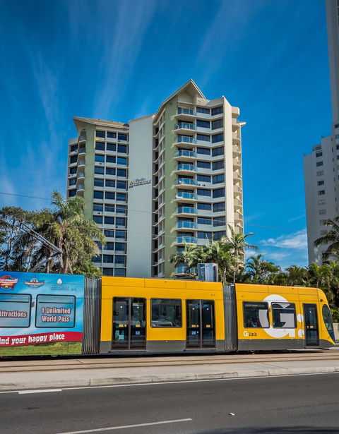 Surfers Hawaiian Holiday Apartments - Accommodation Perth 0