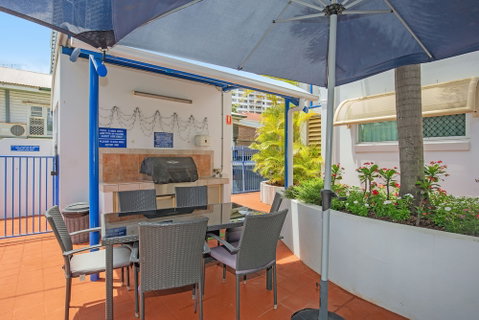Surfers Beach Resort One - Accommodation Perth 0