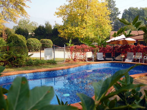 Bright Highland Valley Cottages - Accommodation Perth 3