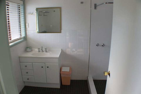 Lake Forbes Motel - Accommodation Perth 7