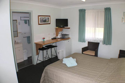 Lake Forbes Motel - Accommodation Perth 5