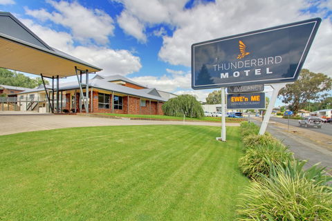 Thunderbird Motel - Accommodation Perth 0