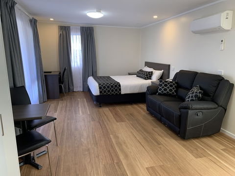 Thunderbird Motel - Accommodation Perth 5