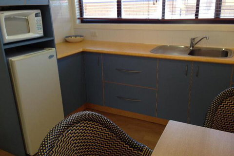 Surf Motel - Accommodation Perth 5