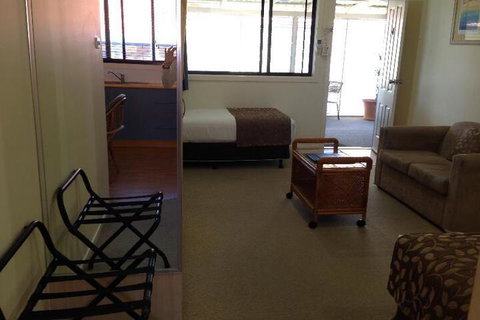 Surf Motel - Accommodation Perth 7
