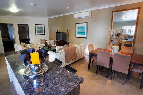 53 On Victoria - Accommodation Perth 5