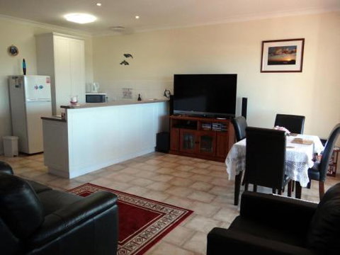 Close Encounters Bed & Breakfast - Accommodation Perth 3
