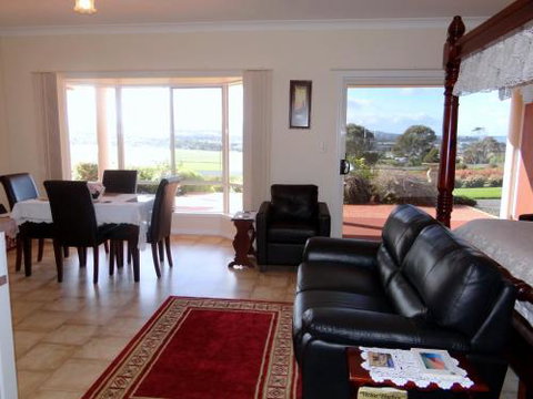 Close Encounters Bed & Breakfast - Accommodation Perth 4