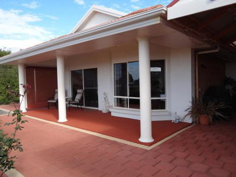 Close Encounters Bed & Breakfast - Accommodation Perth 0