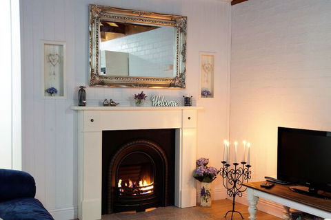 Homewood Cottages - Perth Resorts 7