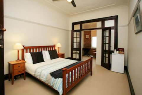 The Bank Guesthouse - Perth Resorts 0
