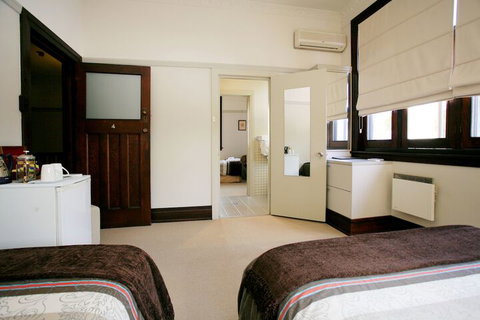 The Bank Guesthouse - Perth Resorts 2