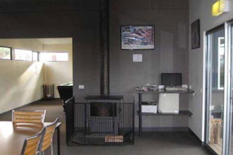 Swansea Backpackers - Accommodation Perth 5