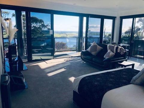 Sheer Pleasure Accommodation - Perth Resorts 4