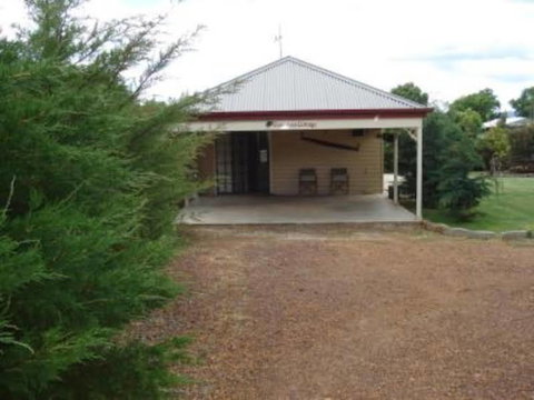 Gumtrees Cottage - Accommodation Perth 0