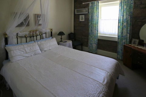 Christopher Halls Colonial Accommodation - Accommodation Perth 2