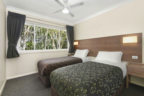 Flynns On Surf Beach Villas - Accommodation Perth 5