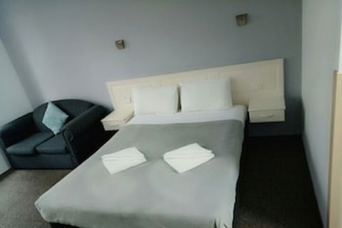 Excelsior Motor Inn - Accommodation Perth 0