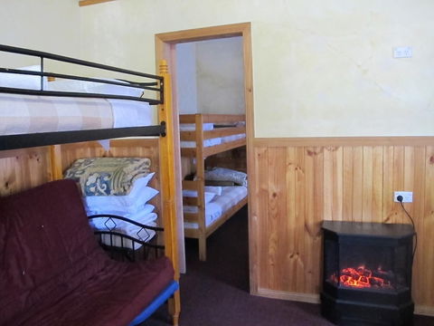 Cedar Lodge Cabins - Perth Resorts 6