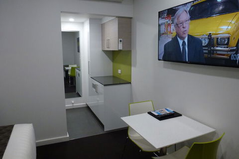 Golden Chain Tower Motor Inn - Accommodation Perth 5