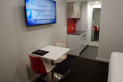 Golden Chain Tower Motor Inn - Accommodation Perth 4