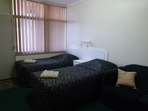 Grand Central Motel - Accommodation Perth 6