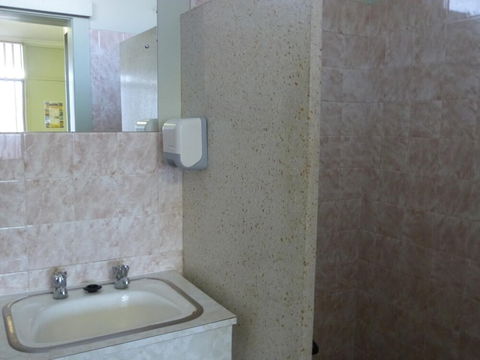 Grand Central Motel - Accommodation Perth 3