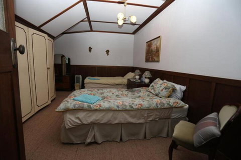 COLWYN HOUSE & STABLE COTTAGE B B - Accommodation Perth 7