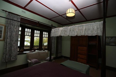 COLWYN HOUSE & STABLE COTTAGE B B - Accommodation Perth 4