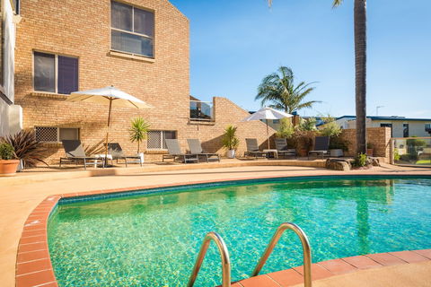 Black Dolphin Resort Motel & Apartments - Accommodation Perth 2