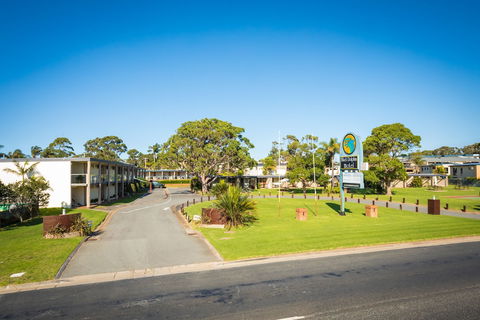 Black Dolphin Resort Motel & Apartments - Accommodation Perth 1