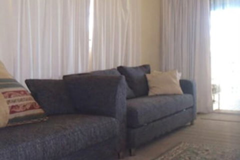 Eleven From The Left - Accommodation Perth 3