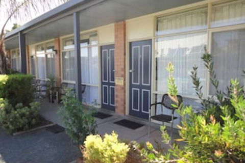 Cobb Inlander Motel - Accommodation Perth 1