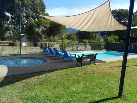 Halls Haven Holiday Units - Perth Resorts 4