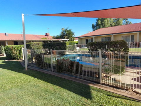 Emerald Explorers Inn - Accommodation Perth 4