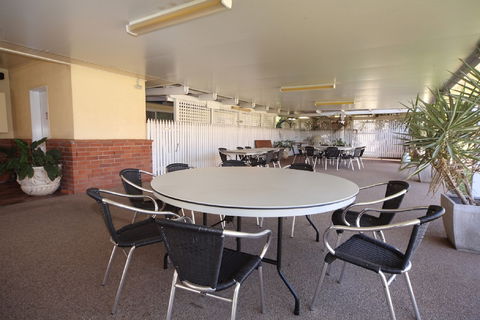 Emerald Explorers Inn - Accommodation Perth 6