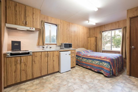 Clog Barn Caravan Park - Perth Resorts 1